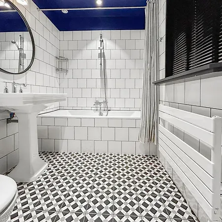 Vue Canal, 3 & Double Salon