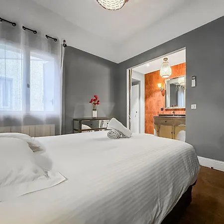 Vue Canal, 3 & Double Salon *