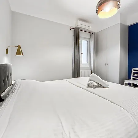 Vue Canal, 3 & Double Salon *