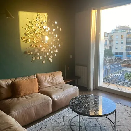 Vue Canal, 3 & Double Salon *
